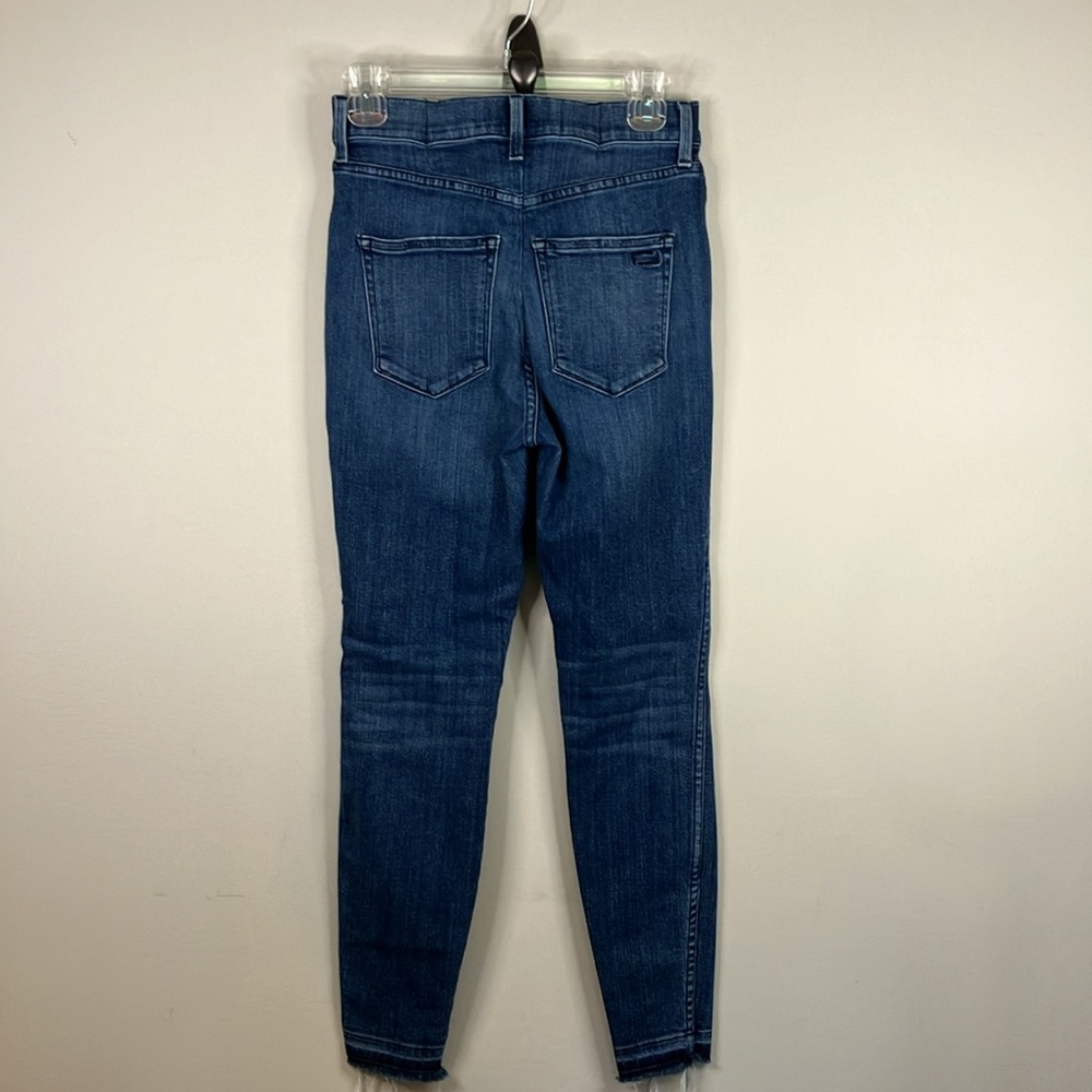 Ayr The Riser - image 6